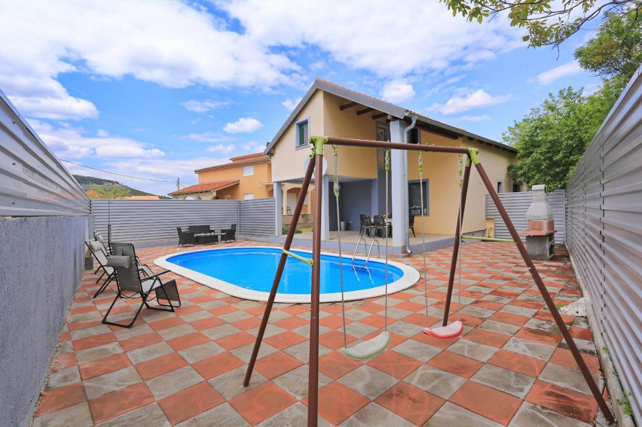 Holiday Home Lucija Sveti Filip i Jakov Exterior foto
