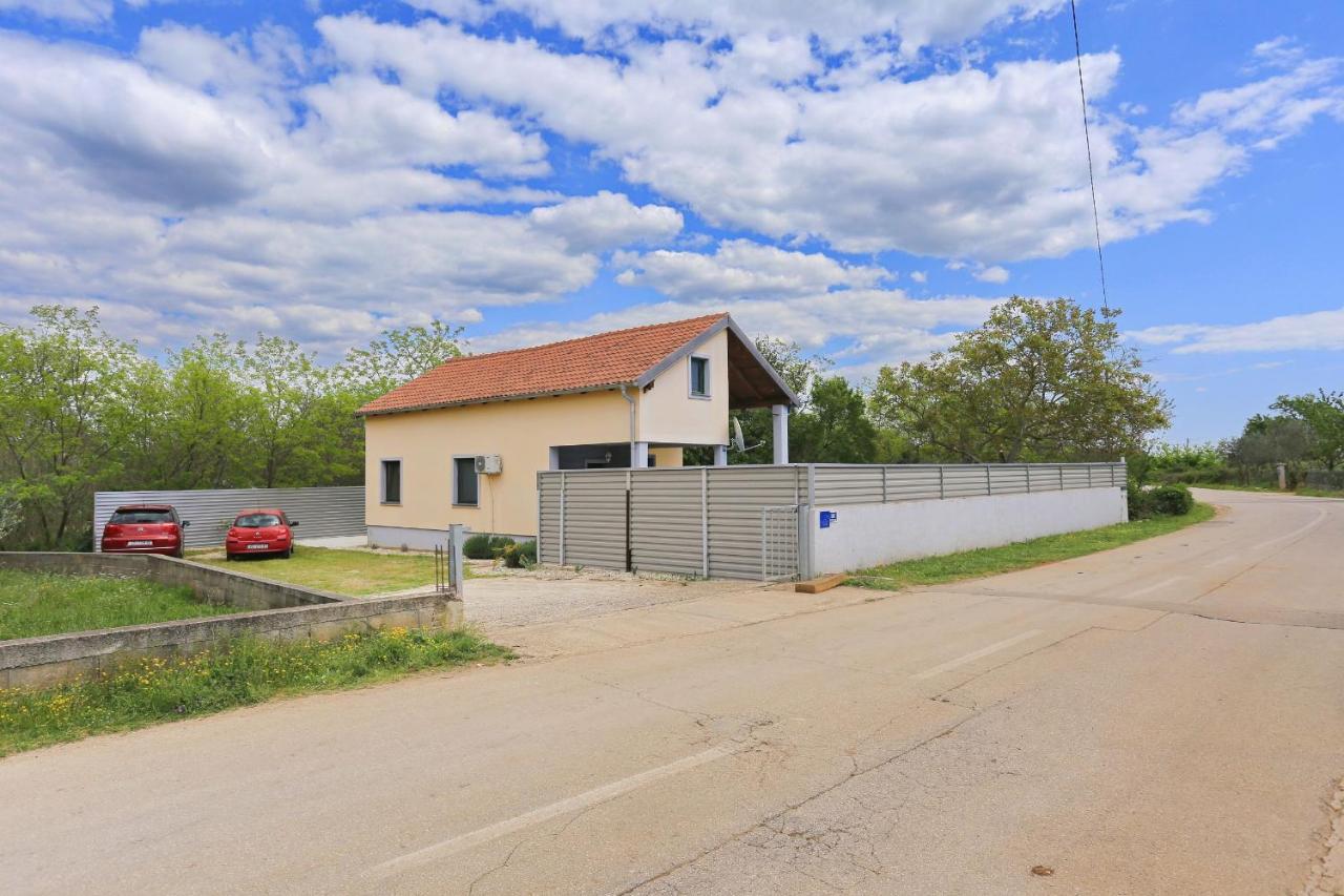 Holiday Home Lucija Sveti Filip i Jakov Exterior foto